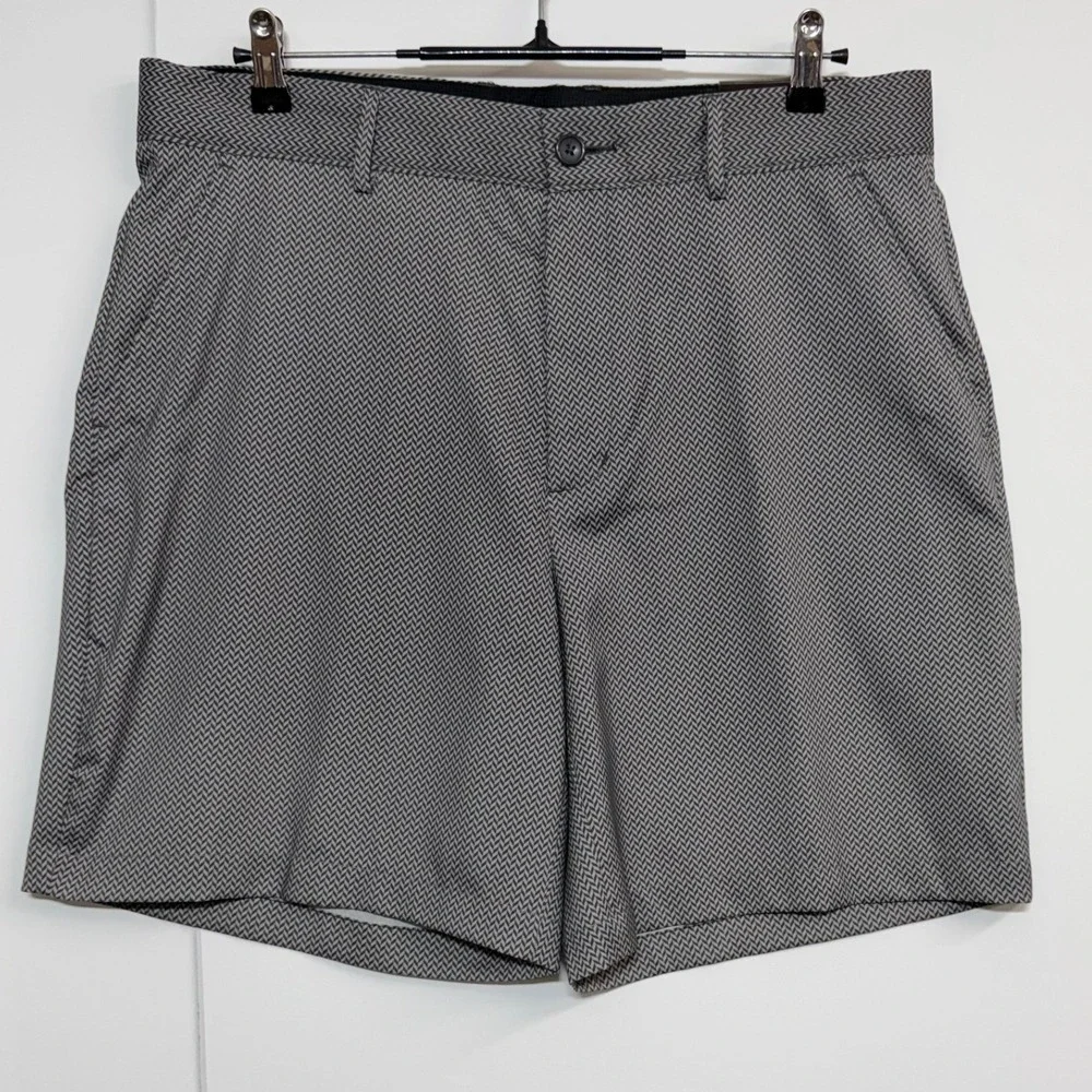 Greg Norman Shorts Men Measures 36 Tag 34 Black‎ Grey Herringbone NEW